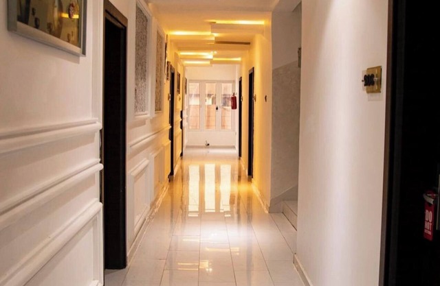 Royal Vintage Guest Inn