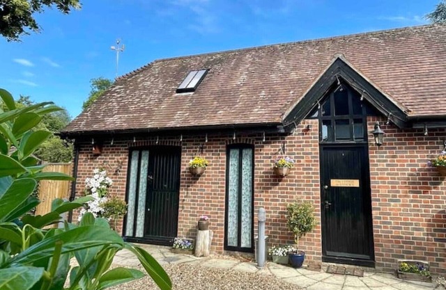 Rural cottage near the New Forest - The Lodge at Stocks