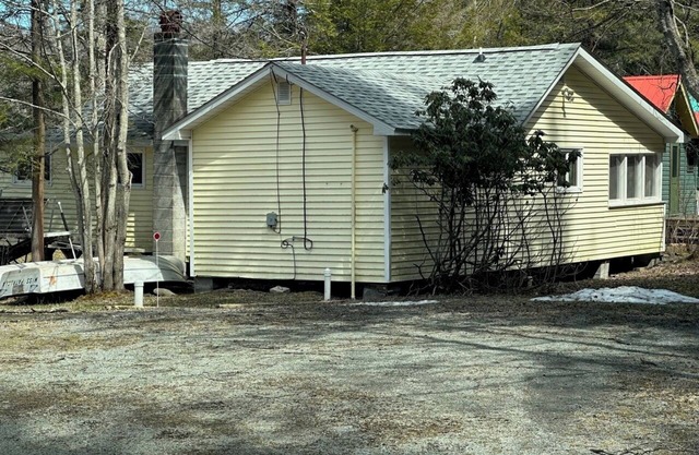 Rustic lake front cabin in Starrucca, PA