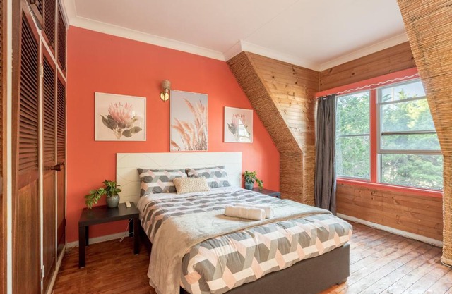 Rustic Private Room in Waterfront Beach Retreat 9 - SHAREHOUSE