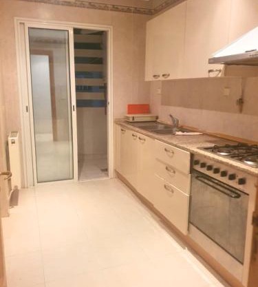 S2 Haut Standing à Ennasr - Grande Rue Hédi Nouira - Moderne avec Internet Haut Débit