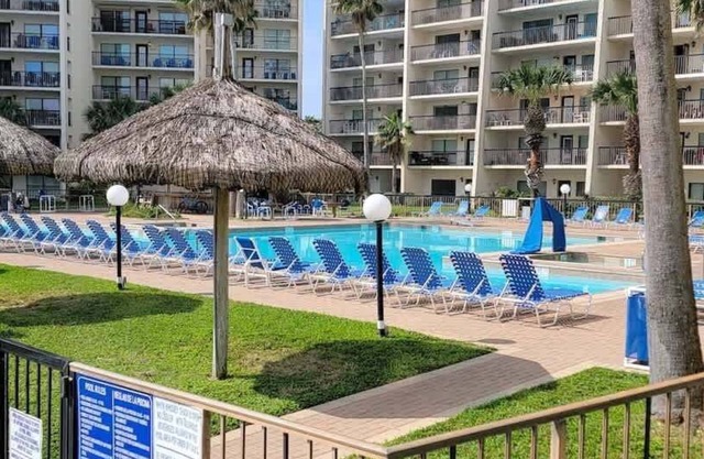 Saida Tower 506 3 Bedroom Condo by RedAwning