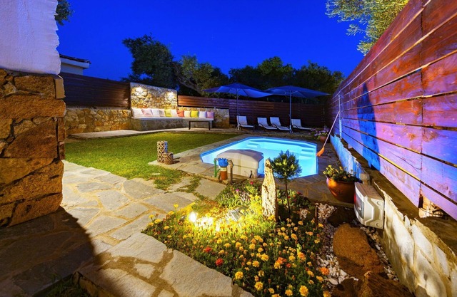 Salonikiou Beach Apartments & VillasnSalonikiou Beach Luxury Residences PEARL