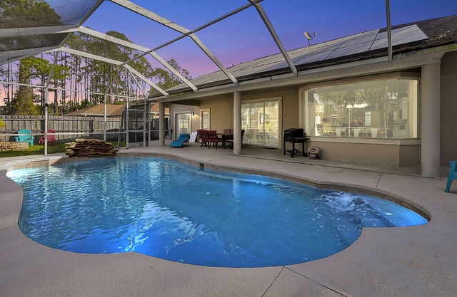 Salty Heated Pool Escape - Nearby Beach