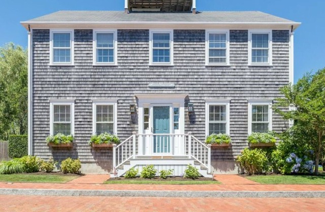 Sanctuary by the Sea, Gorgeous and Meticulous Home - Steps to Beach & Town.