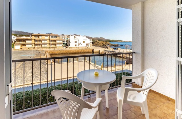 Sant Carles 26.1 - Apartment with balcony and view