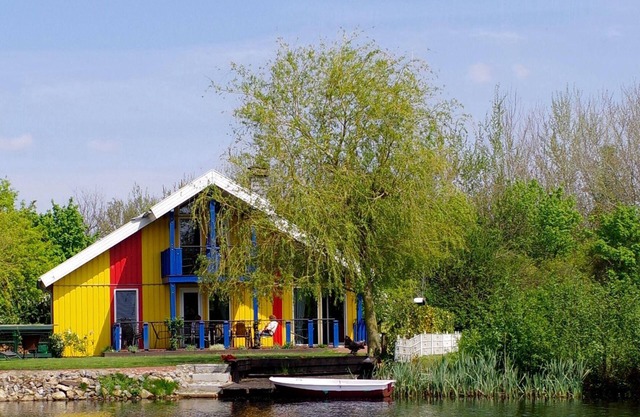 Scandinavian holiday home by the lake