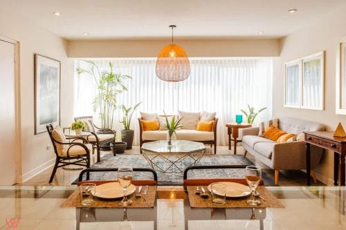 Scenic 3BR Pool on Miraflores