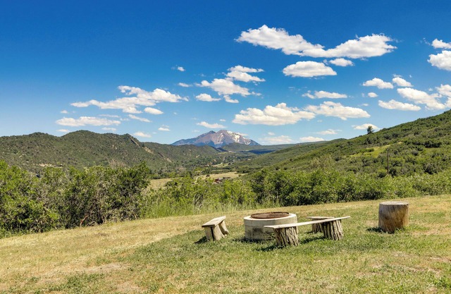 Scenic Mount Sopris View: Historic Alpine Cabin!
