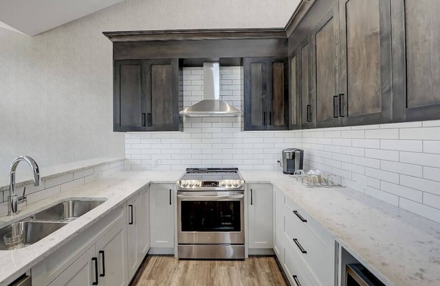 Scenic Mountain Escape with BBQ and Private Patio