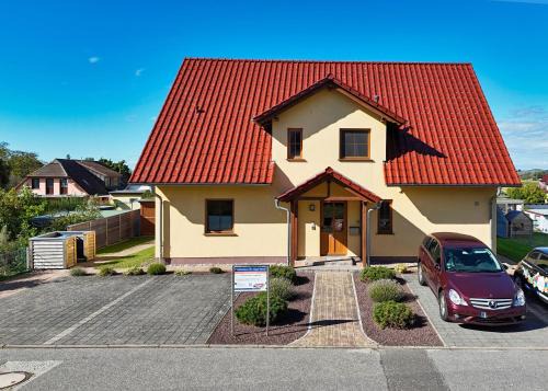 Schicke FeWo mit Terrasse, gratis Nutzung vom AHOI Erlebnisbad und Sauna in Sellin - Haus De niege Wech FeWo 01