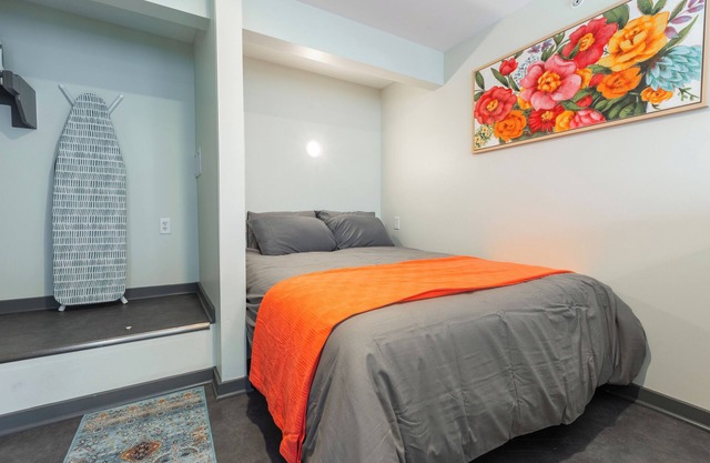 Scholars Row 109 - Studio Suite!