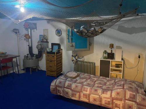 Sea Boat Room - No Windows