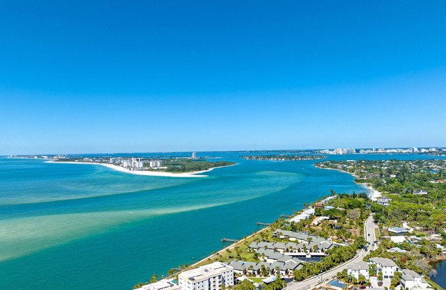 Sea Foam | Pet Friendly, Located in Siesta Key Village, Steps to Siesta Key Beach!