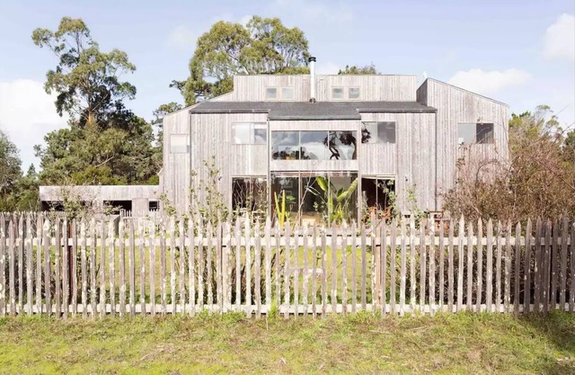 Sea Ranch Style Farmhouse on 80 Magical Acres - Walk to Town