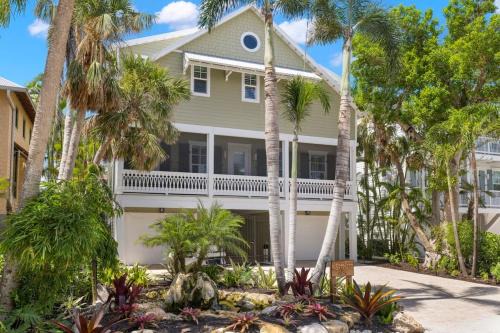 Sea U Soon - Premier 4 Bedroom Villa with Heated Pool
