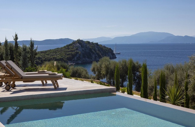 Sea View Villa Selina with private sea access and infinity pool