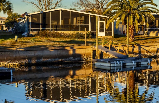 "Sea Ya" in Shell Point, FL - Boat Dock, Screened Porch, WiFi, Pets, Pool