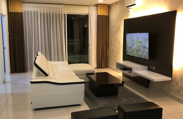 Seafront Cozy Luxury Apartment