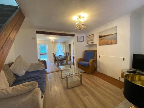 Seaside Cottage In Lowestoft In Suffolk Ref 99004U