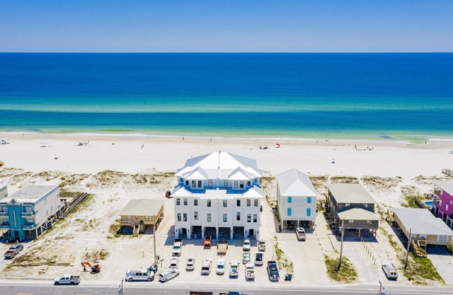 "Seaside West" Gulf Front, Private Heated Pool, Elevator! Great Location!