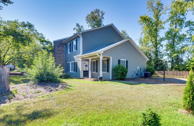 Seneca Escape w/Screened Patio: Near Lakes!