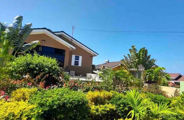 Serene 1-bedroom secondary unit in Gated Stonebrook Manor community Trelawny