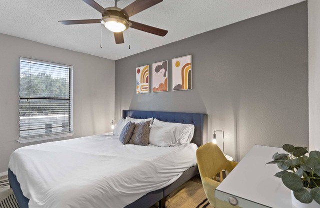 Serene 1BR suite w/fast WiFi + king bed + pool