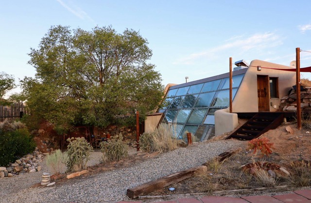 Serene Earthship near Taos w/Hot Tub, King Suite, Mountain Views & Outdoor Gym