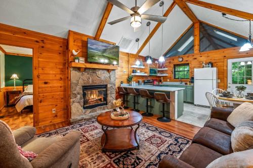 Serene Escape Minutes from Smoky Mountain Fun