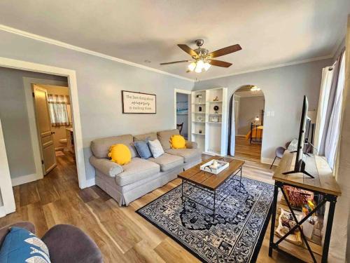 Serene Refurbished Gem Close to Coast and Downtown