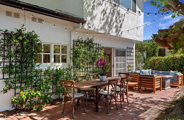 Serenity - Stunning, Remodeled Home by the Beach, EV plug, Views!