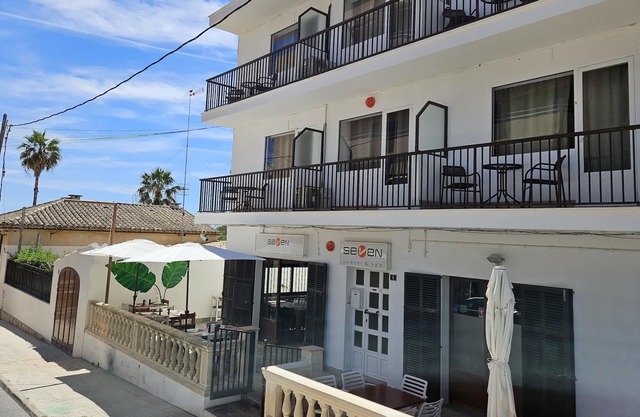SEVEN Hostal
