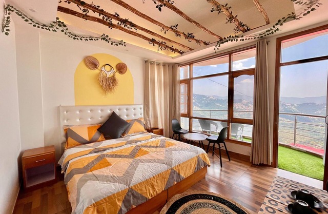 Siesta Homestay 1BR - balcony in shimla