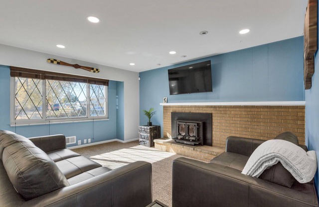 Simple & Cozy 3BD - Ping-Pong & Cozy Backyard