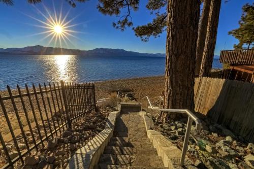 Singing Pines in Marla Bay - Walk to Lake