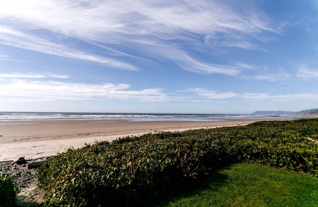 'Singing Sands' at Arch Cape: Private Ocean Front Beach House