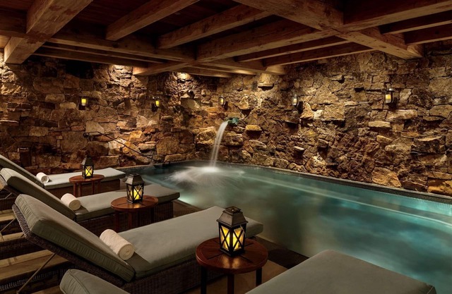 Ski in/out luxury 1BR residential suite at Bachelor Gulch Ritz-Carlton!