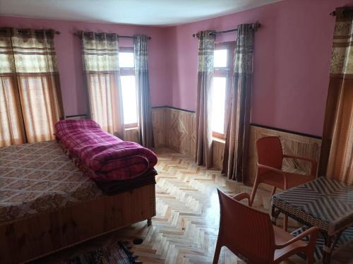 Snow Peaks View Home Stay