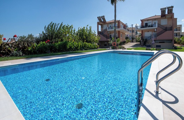 Socrates Holidays Apt. 2 with Pool near the Beach