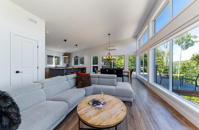 Solar 79: Panoramic Views, Spa, Trails, & Privacy