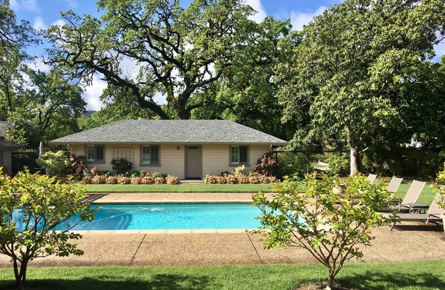 Sonoma Rosso: Poolside Luxury for 2