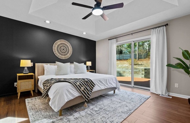 Southern Pines Getaway w/Hot Tub, Fire Pit & Pool