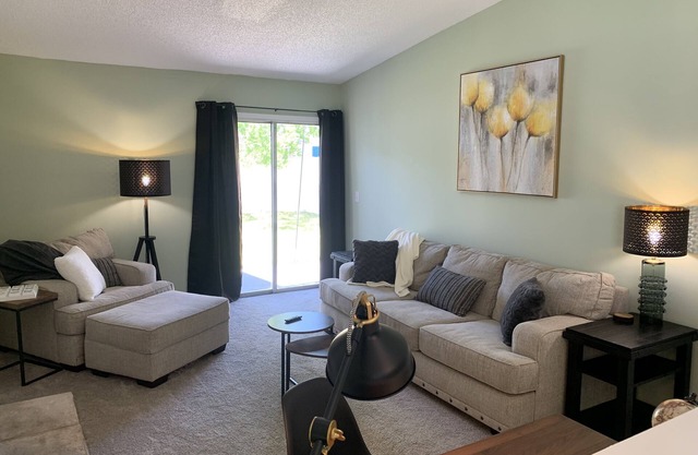 Southside Bungalow - Centrally Located