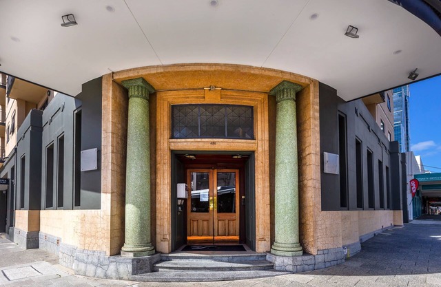 Spacious 1bdr Fast Wi-fi Near RAC Arena