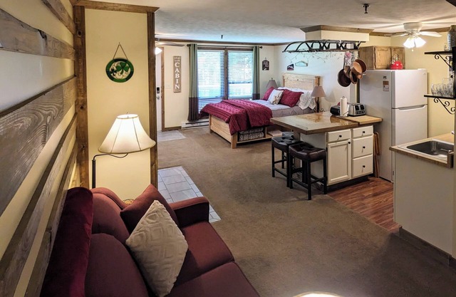 SPACIOUS 1st Flr Studio 3 min Walk 2 Slopes, Bike-friendly, Ridgewood #50