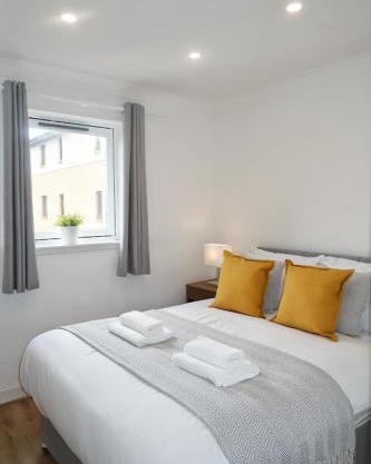 Spacious 2 Bed Apartment Near Glasgow Airport