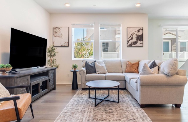 Spacious 3BR Retreat w/Pool & Spa – Pets Welcome! Near Hospitals