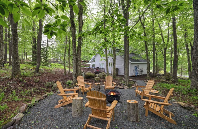 Spacious 4-bed~2 Bath home in Gouldsboro with AC, WiFi, Game-room and Firepit!