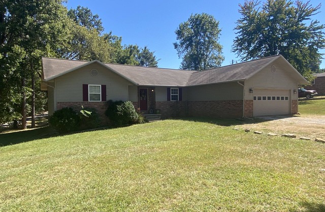 Spacious 4 Bedroom Home near Buffalo River and Scenic Hwy 7 Motorcycle Route